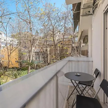 Bright 3Bd Apt In The Historical Center Of Atene Esterno foto