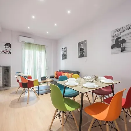 Bright 3Bd Apt In The Historical Center Of Atene Esterno foto