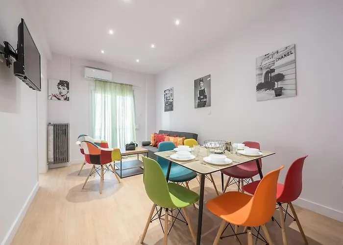 Bright 3Bd Apt In The Historical Center Of Athens